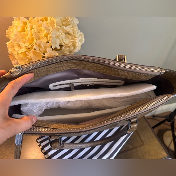 Henry Bendel  embossed leather Tote Bag - Picture 7 of 11